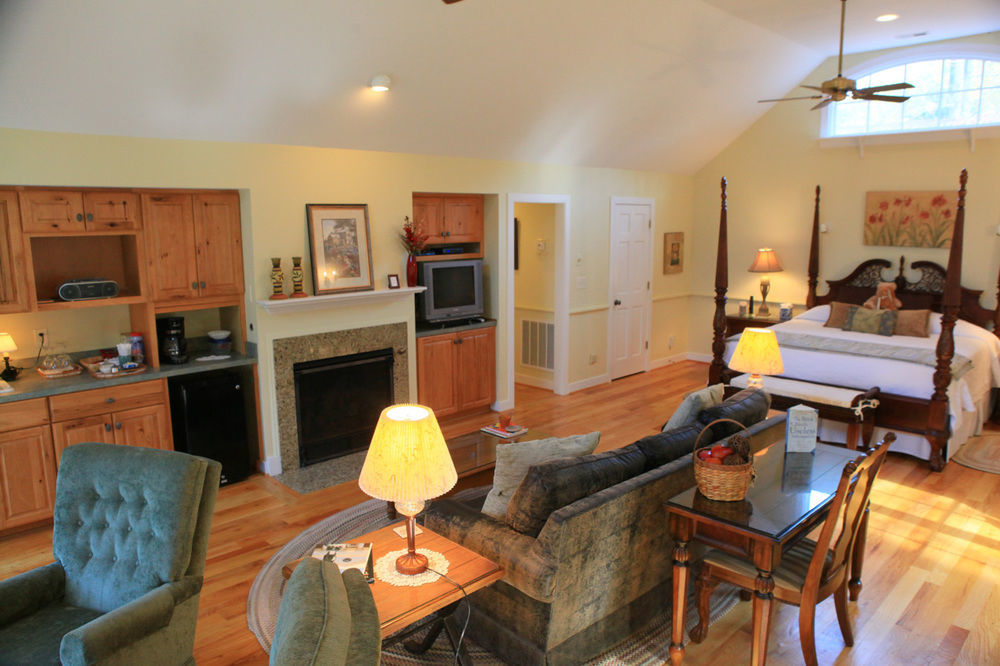 The Inn At Sugar Hollow Farm Crozet Exterior photo